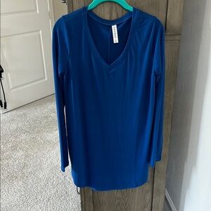 Zenana Outfitters Blue Fitted T-Shirt Blouse